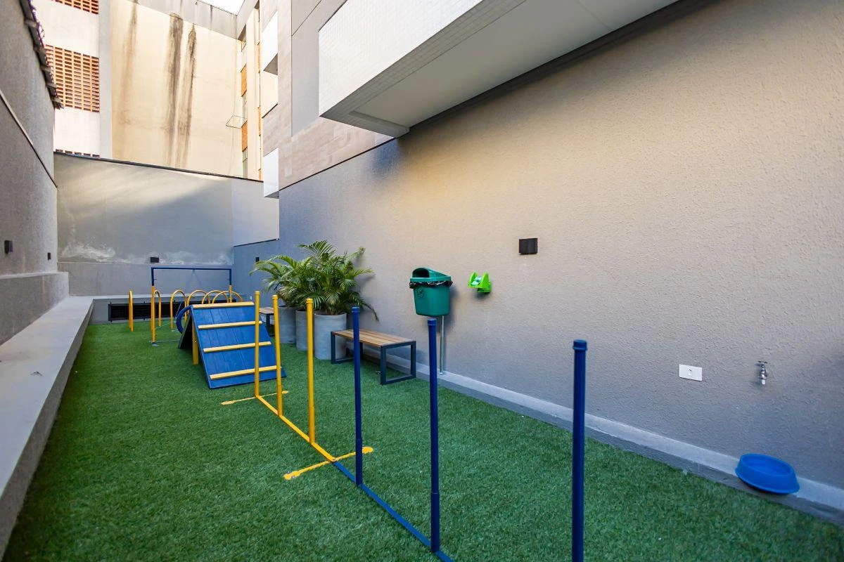 One-bedroom apartment in a building with a gym — photo 4
