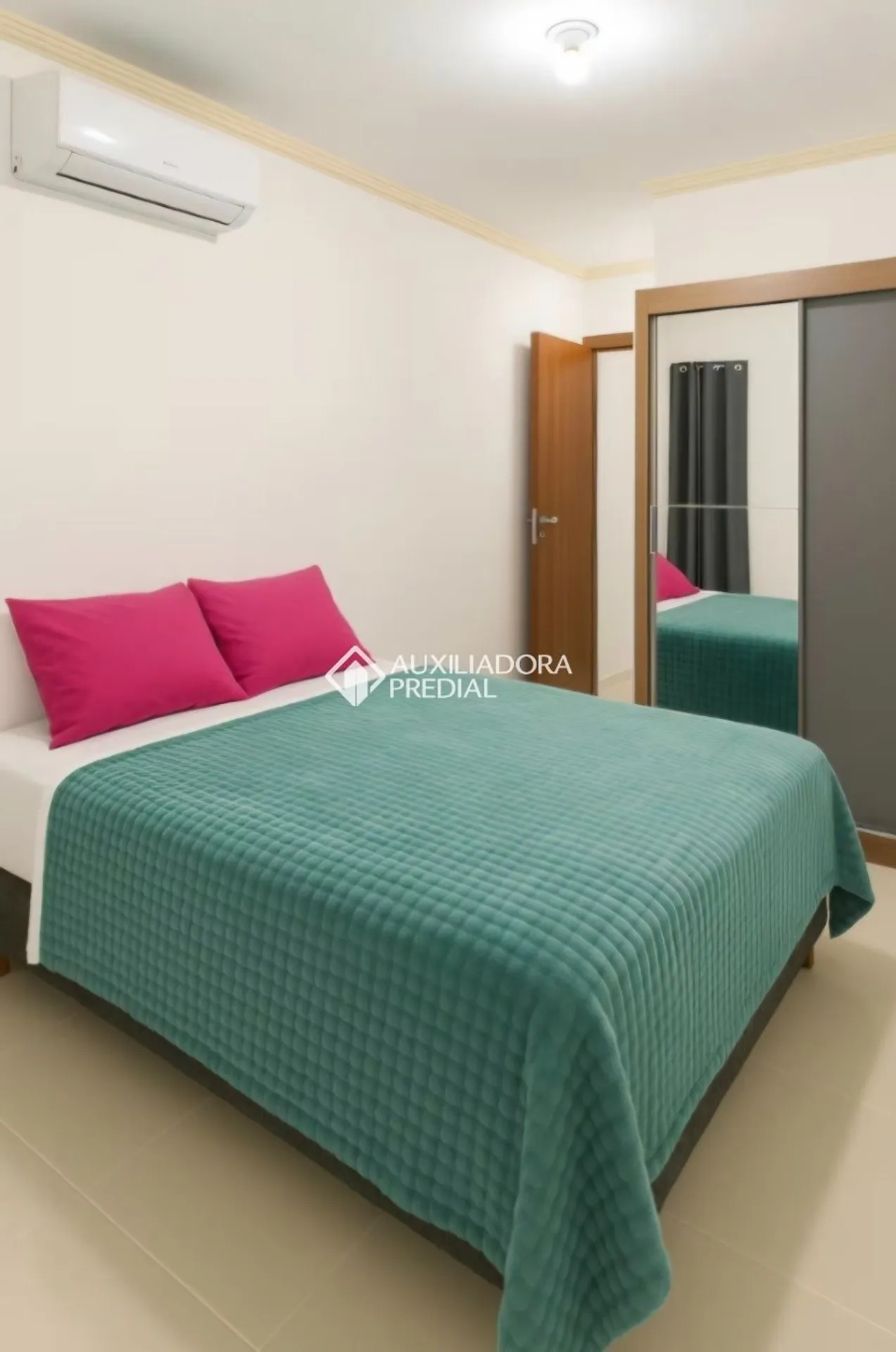 Furnished 2-bedroom apartment with 90 m² and 2 baths — photo 7