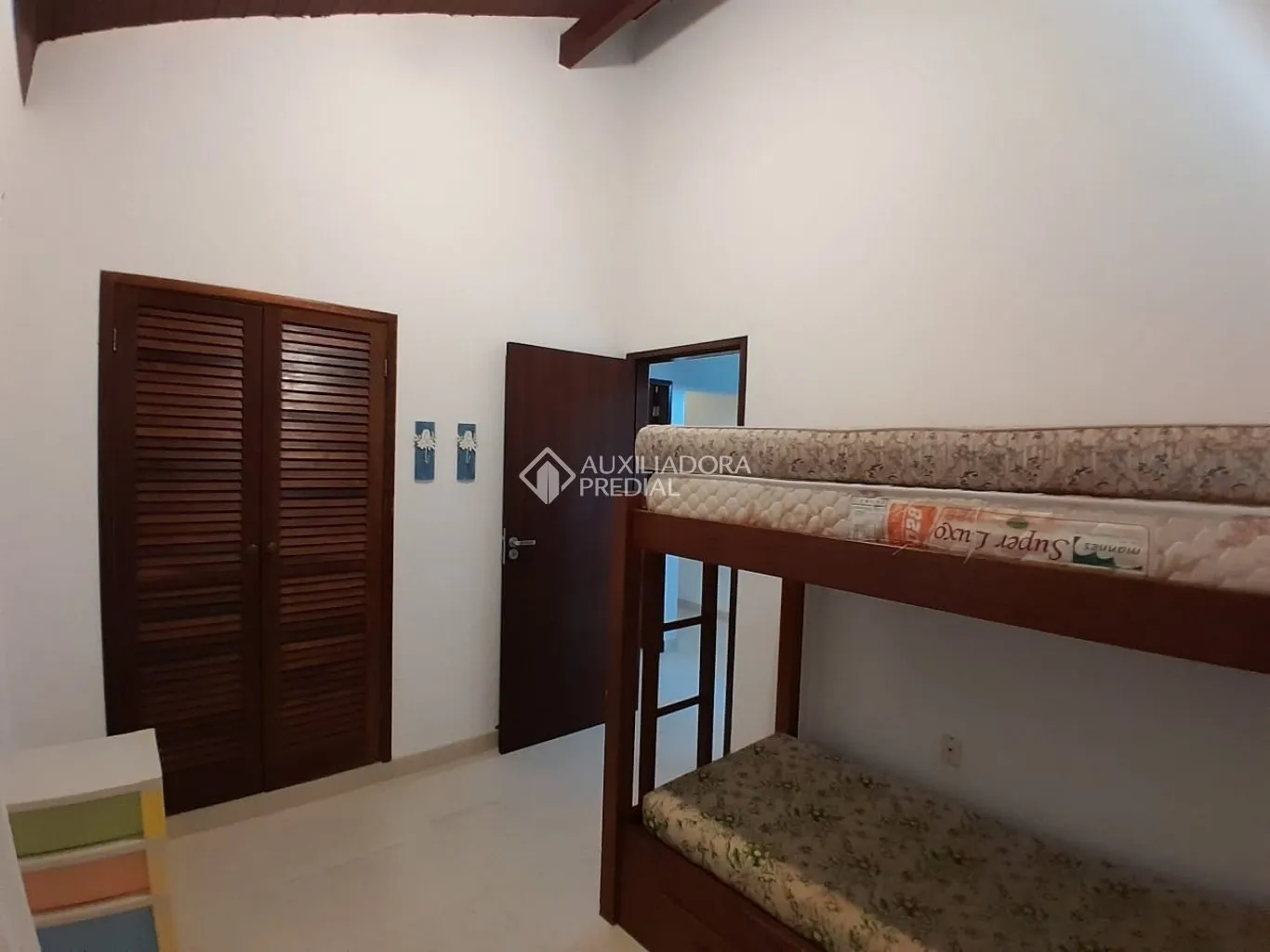Unfurnished 4-bedroom house with 2 bathrooms and 860 m² — photo 14