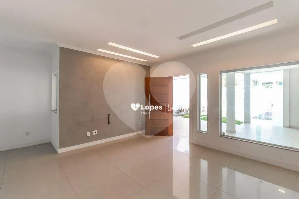 House with 5 bedrooms and a built-in balcony grill — photo 6