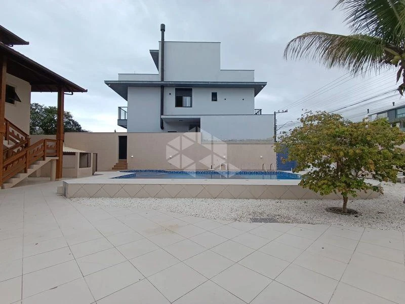Casa de 3 dormitorios con balcón gourmet en Florianópolis — photo 36