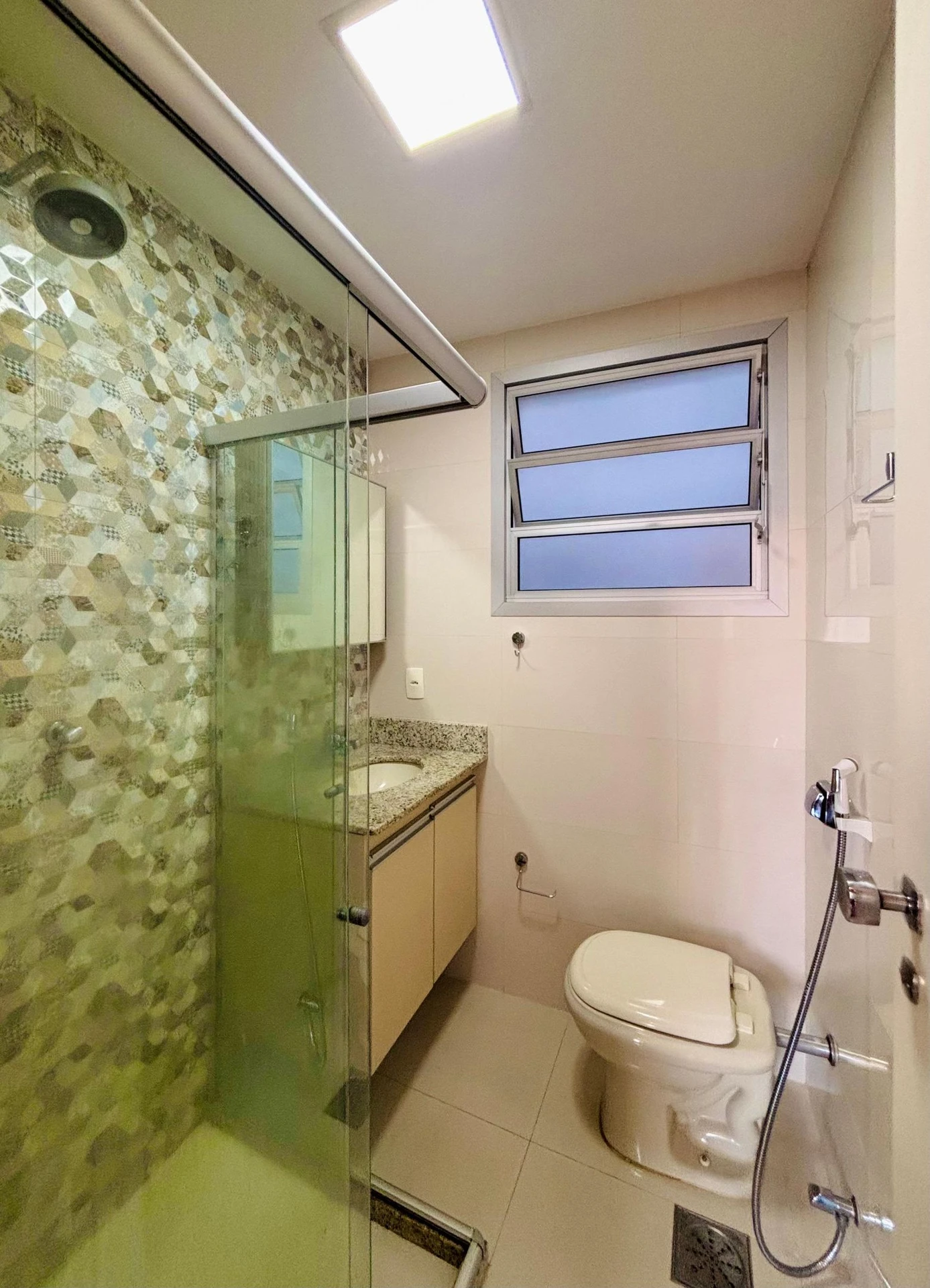 2-bedroom apartment with a mountain view in Rio de Janeiro — photo 27