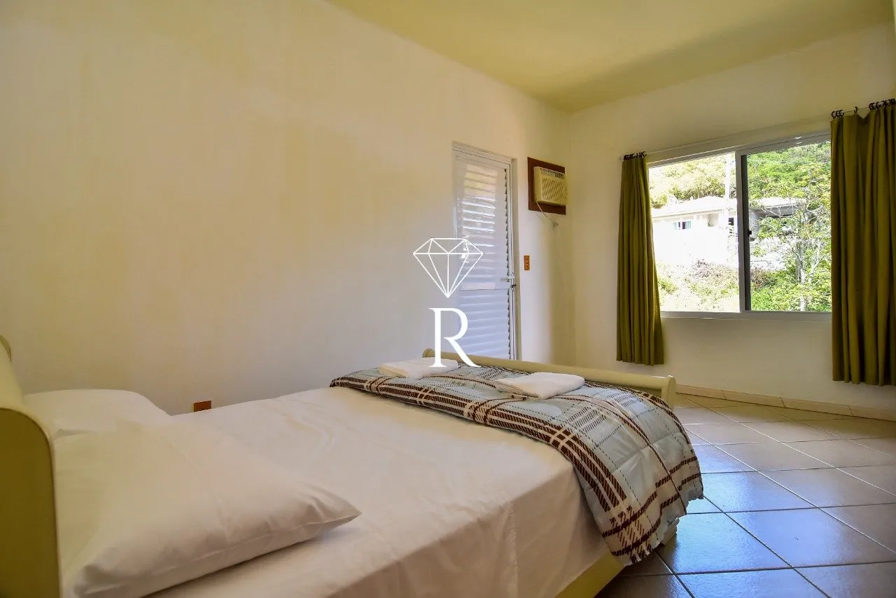 Casa tipo sítio con 4 dormitorios y 6 plazas de aparcamiento — photo 53