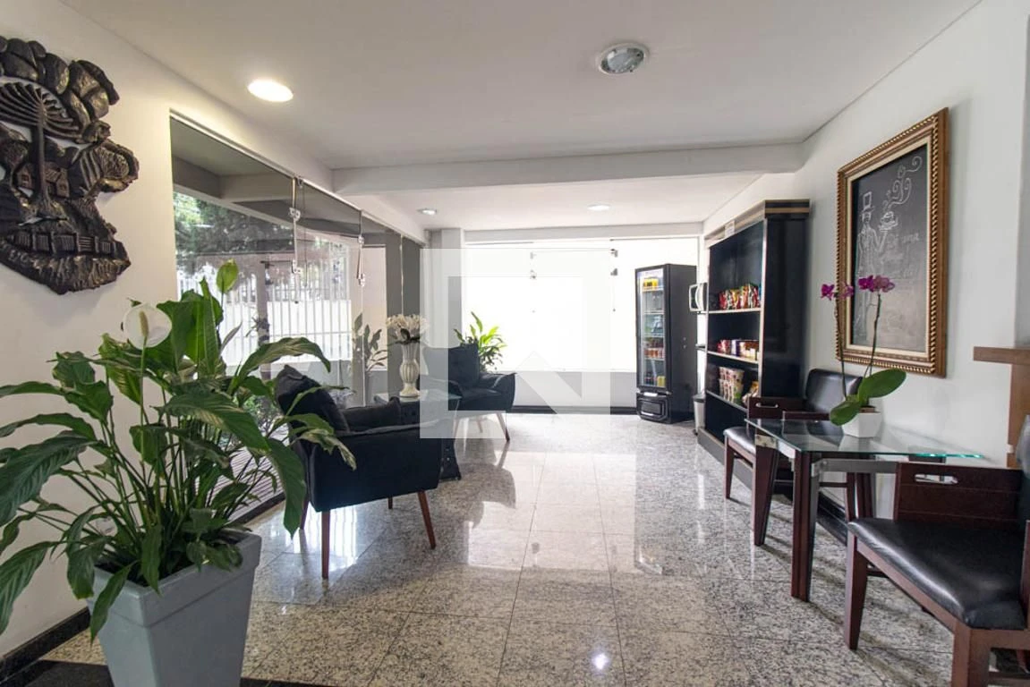 Apartment, 90 m², with wood or laminate floors — photo 3