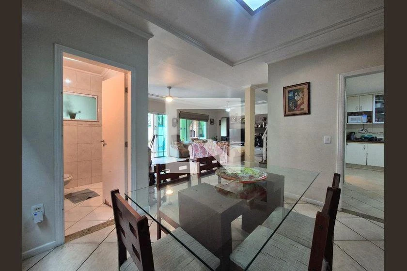 245 m² house with 3 en-suite bedrooms and 2 parking — photo 7