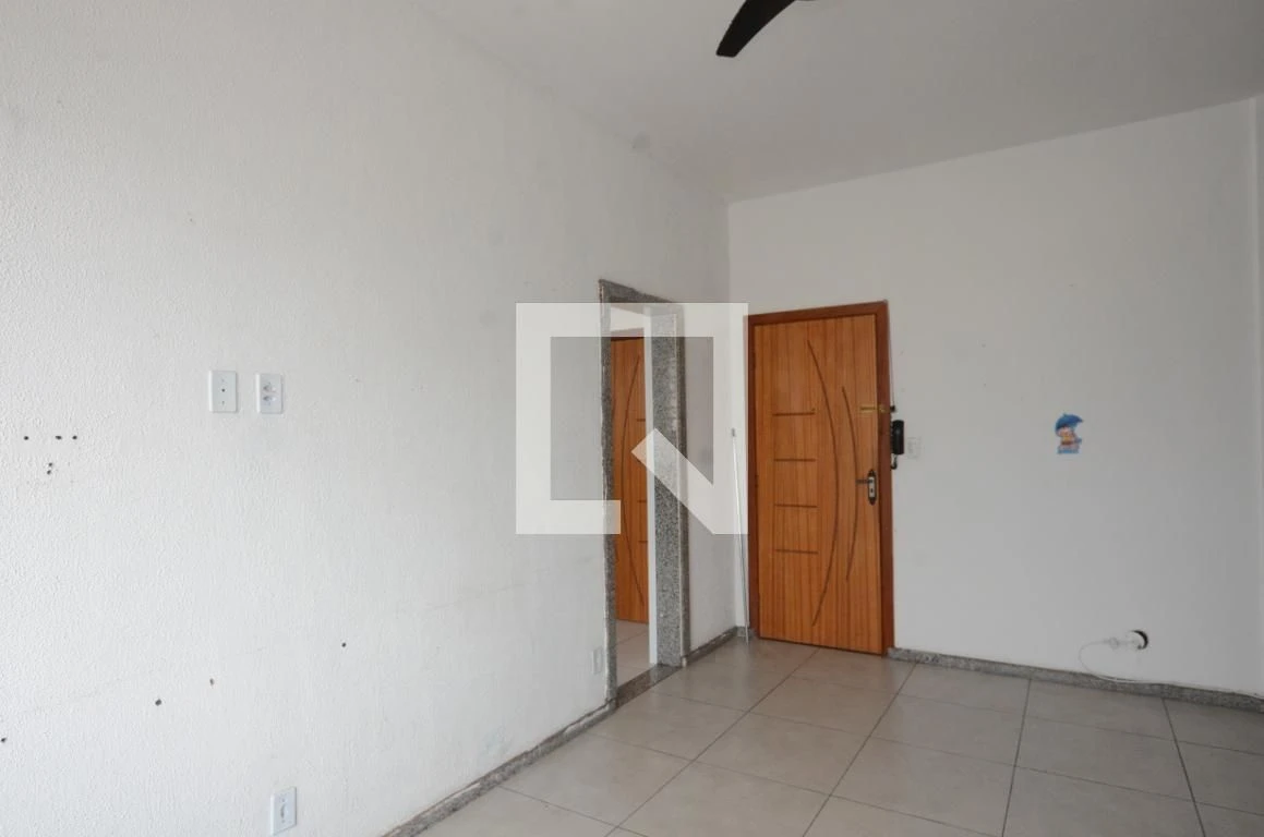 2-bedroom apartment with glass-enclosed shower — photo 21