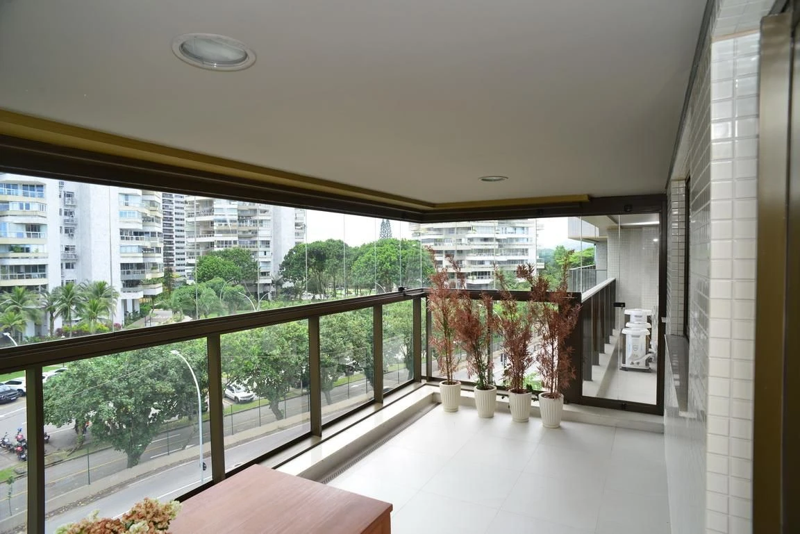 3-bedroom apartment in a building with a sauna — photo 3