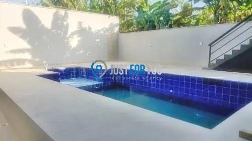 House with 4 bedrooms and an open-air shared pool — photo 5