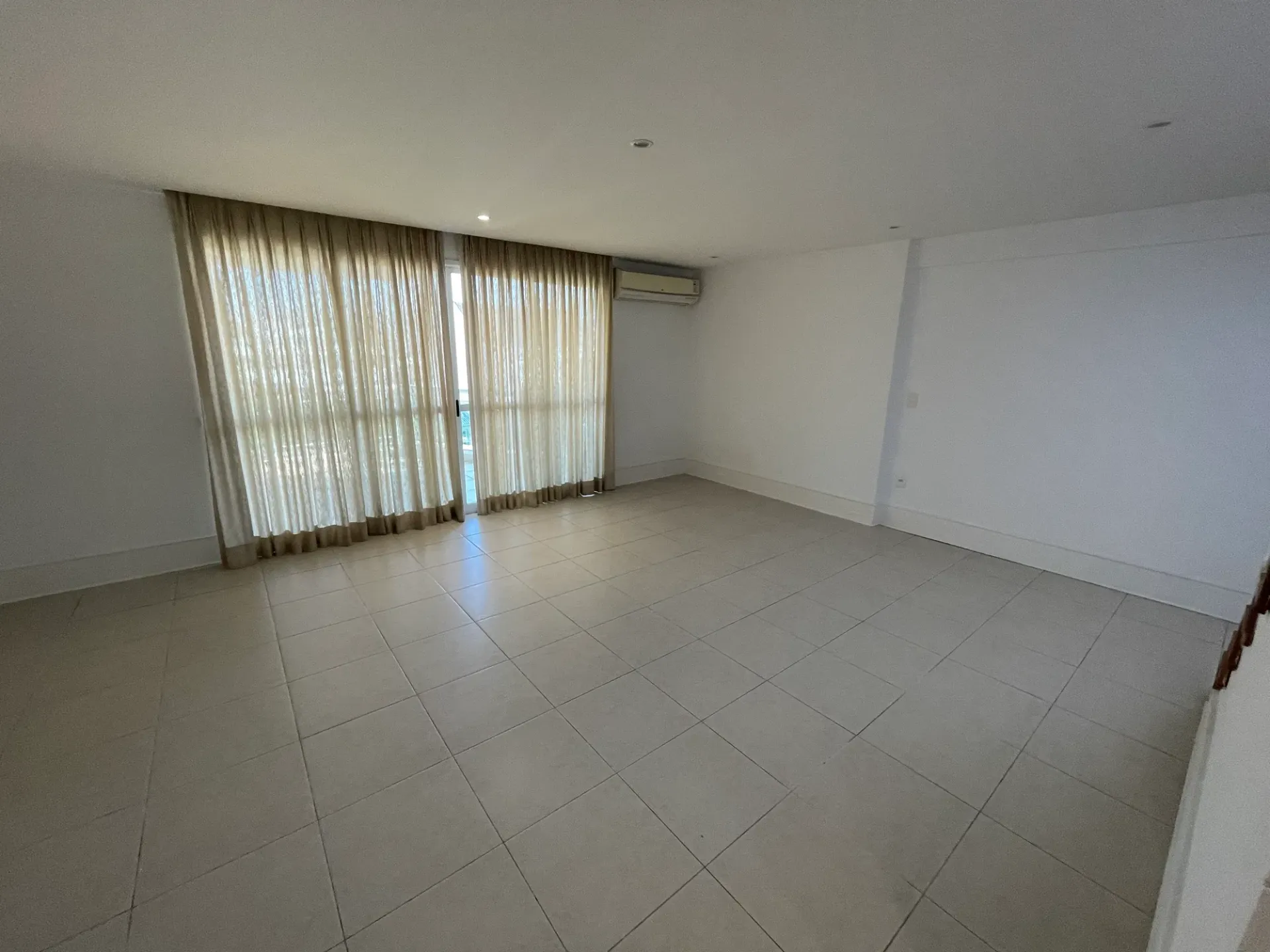 Cobertura com 4 quartos e cozinha com fogão a gás — photo 25