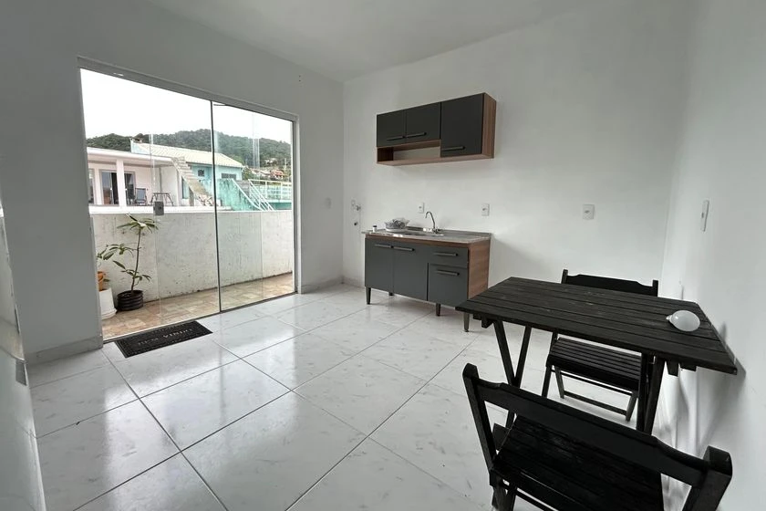 Apartamento de 1 quarto com varanda e 1 banheiro — photo 7