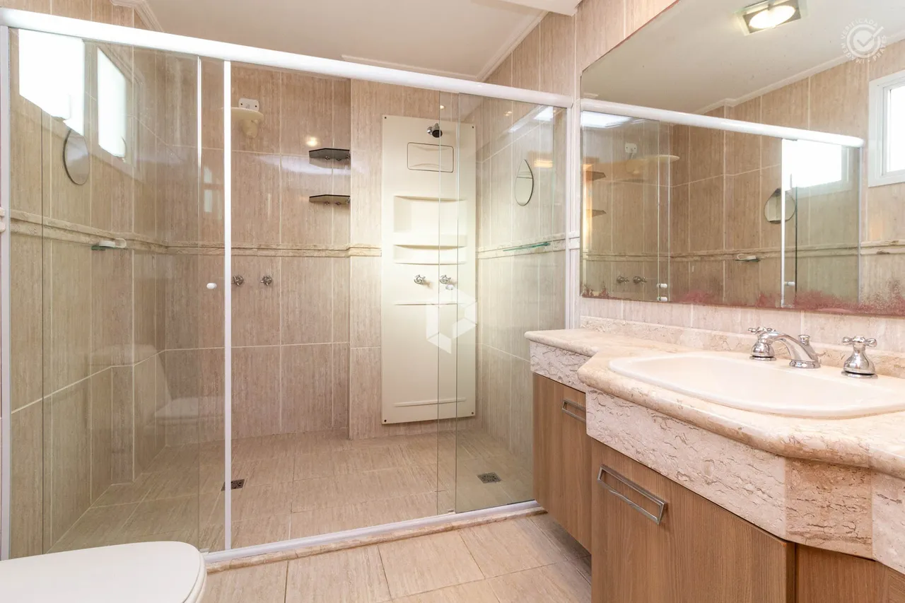 Unfurnished 414 m² apartment with 3 en-suite bedrooms — photo 10