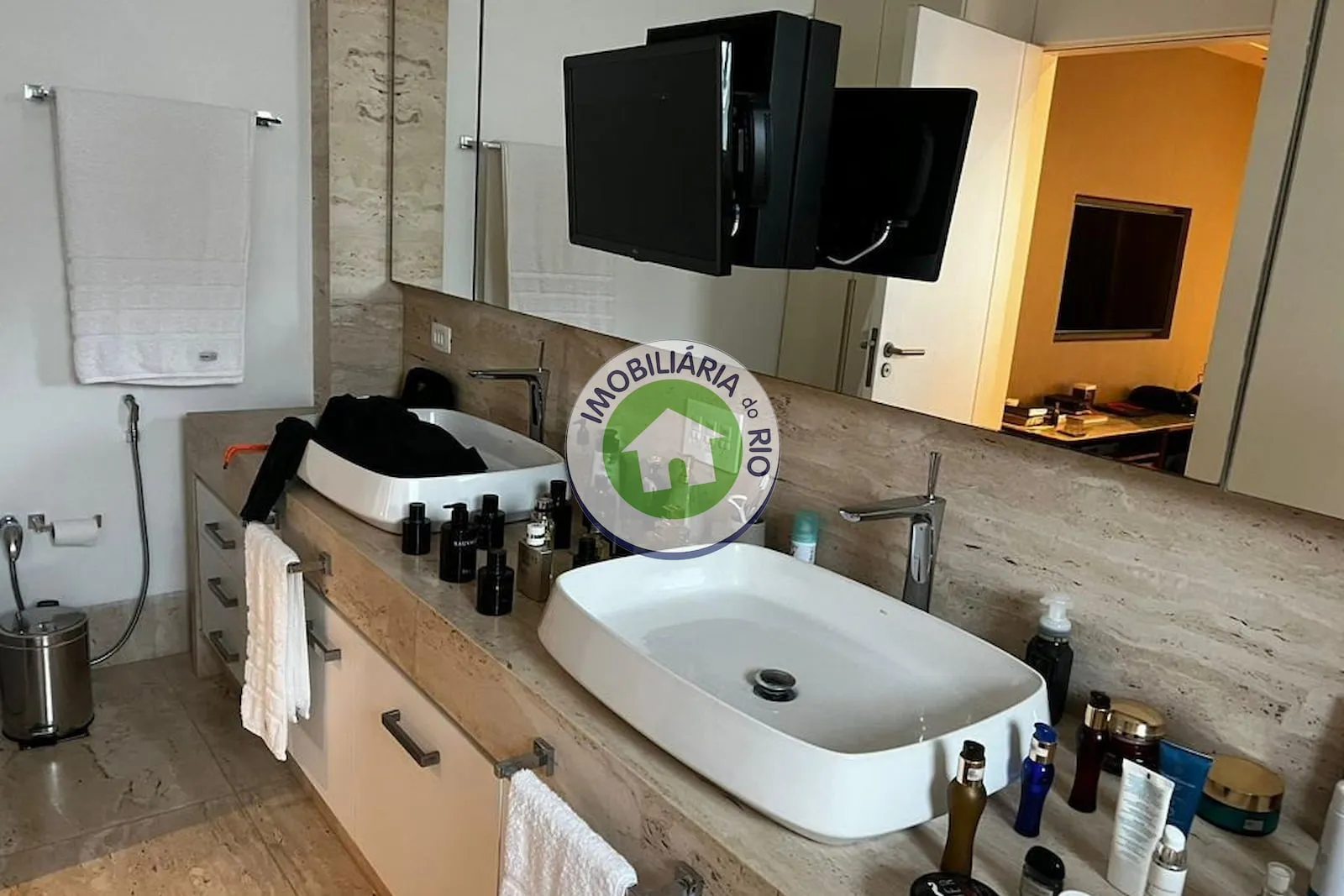 Apartamento mobiliado com 3 dormitórios e 5 banheiros — photo 46