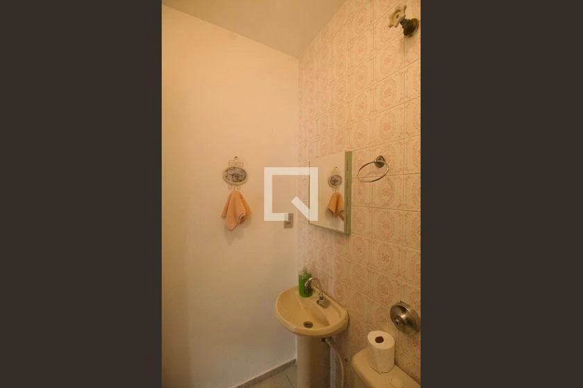 5-bedroom house with a home office — photo 10