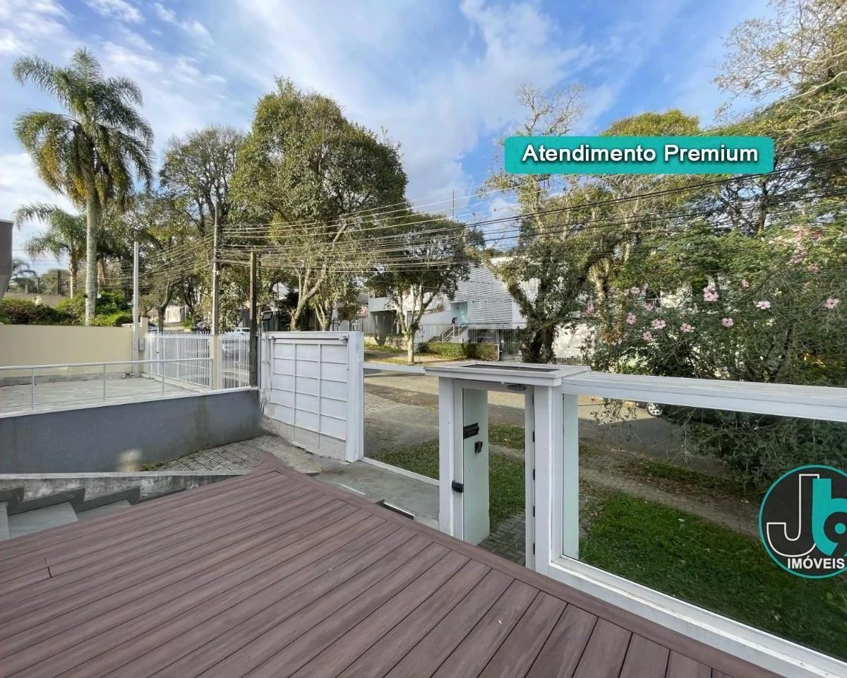 389 m² house with 4 bedrooms and an open-plan kitchen — photo 33
