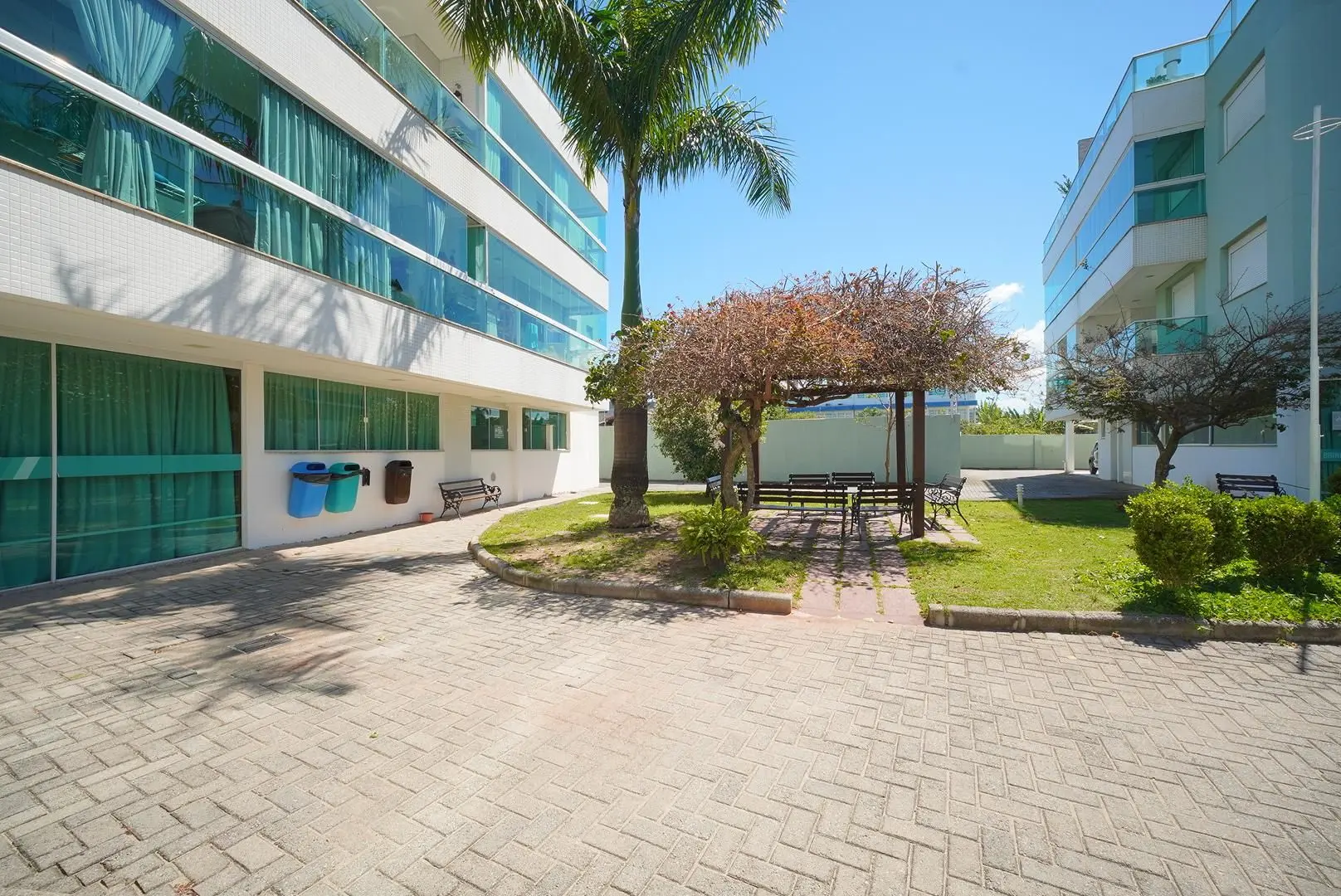 205 m² apartment with a private pool and a jacuzzi — photo 16