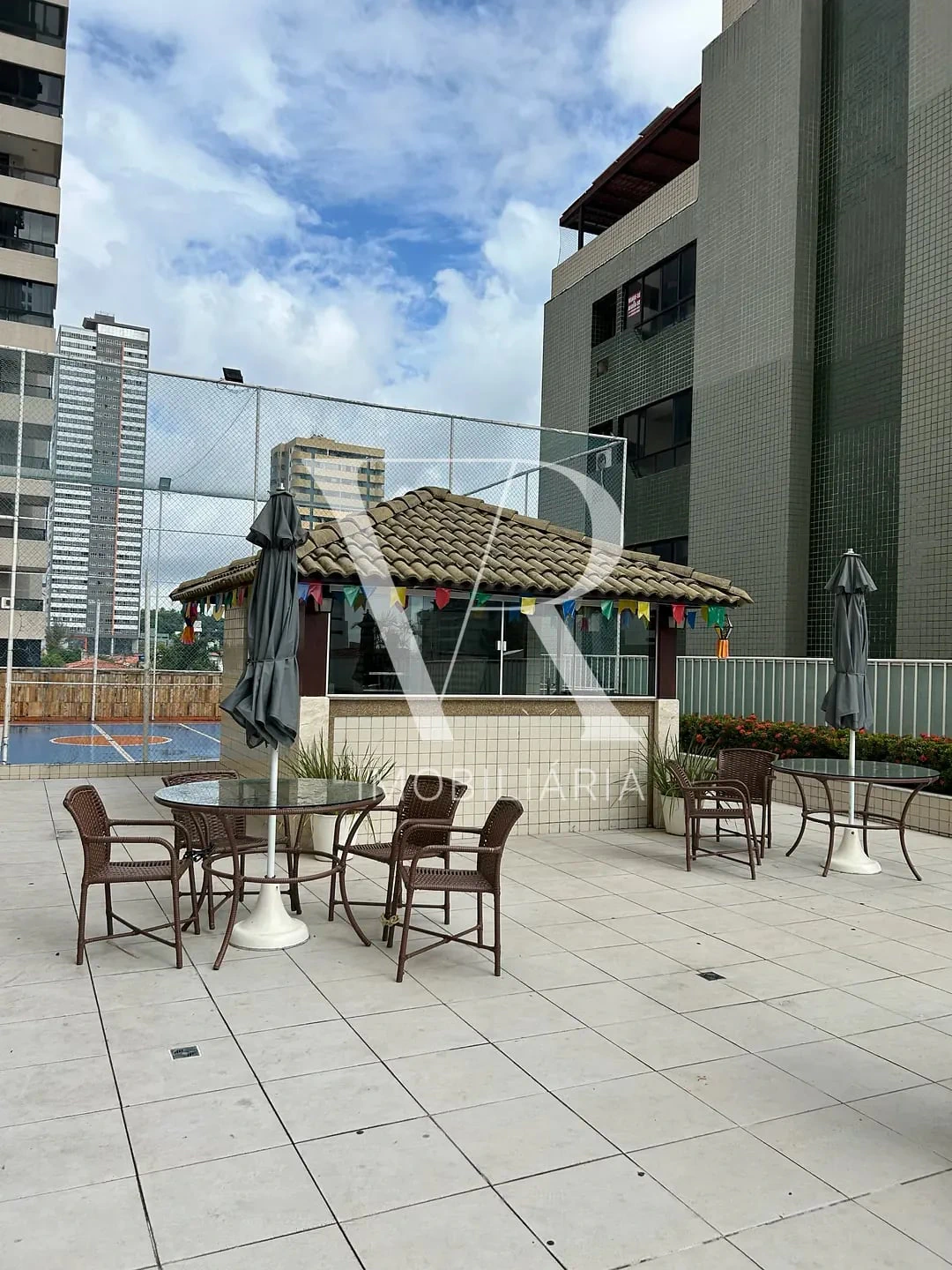 3-bedroom apartment with a private BBQ on the balcony — photo 2