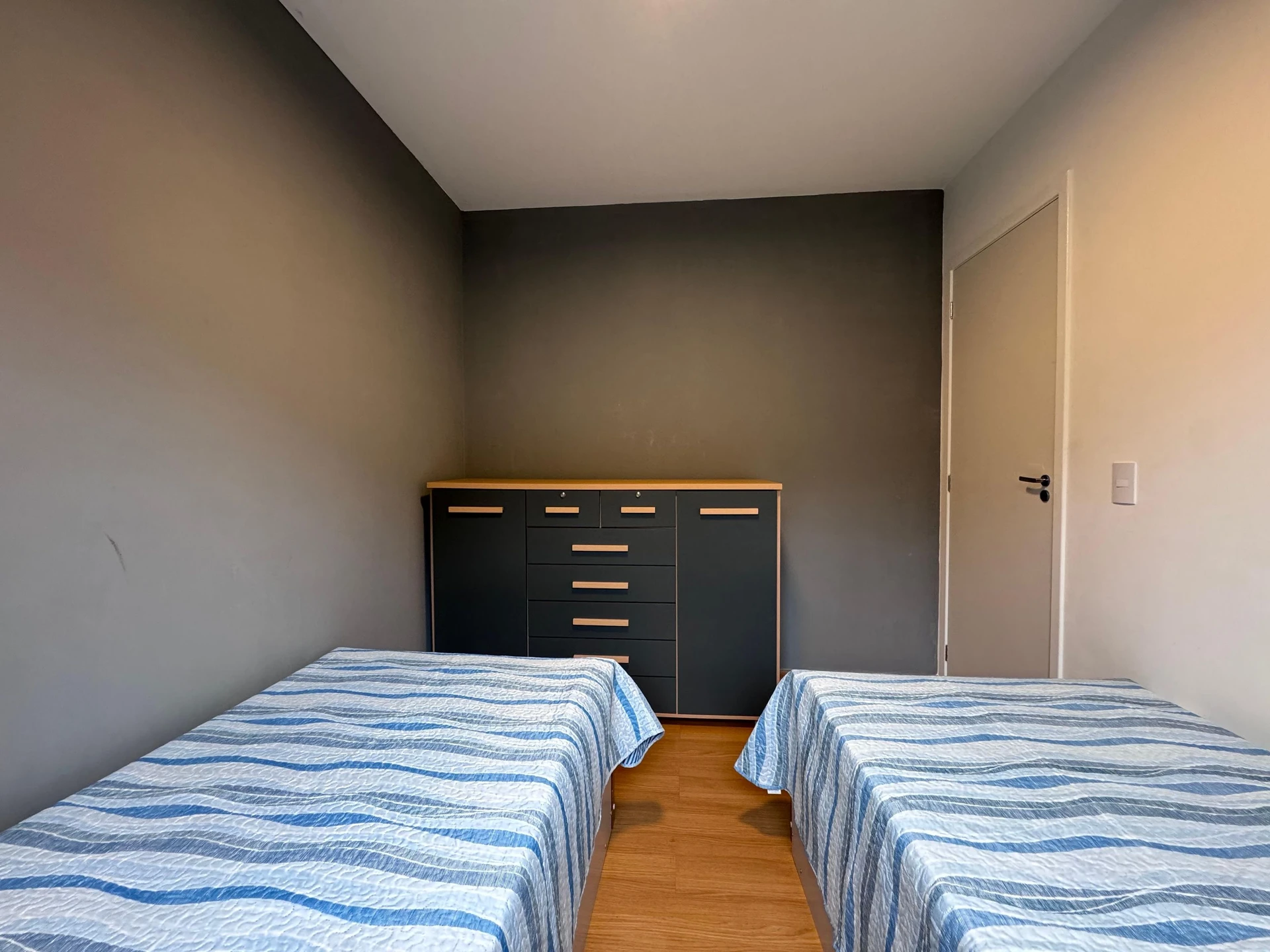 Furnished apartment with 2 bedrooms and a balcony — photo 44