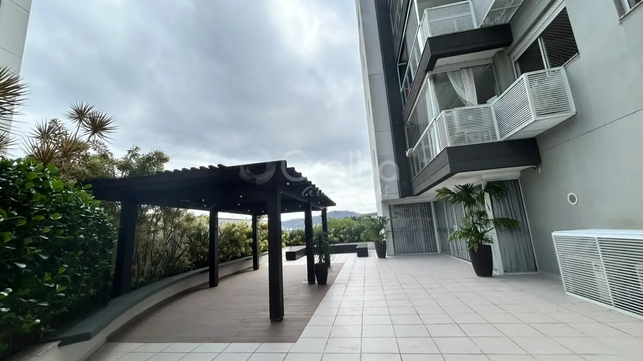 Furnished apartment, 119 m², with floor-to-ceiling windows — photo 36