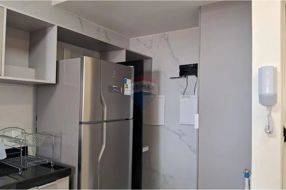 2-bedroom apartment in a building with a coworking space — photo 40