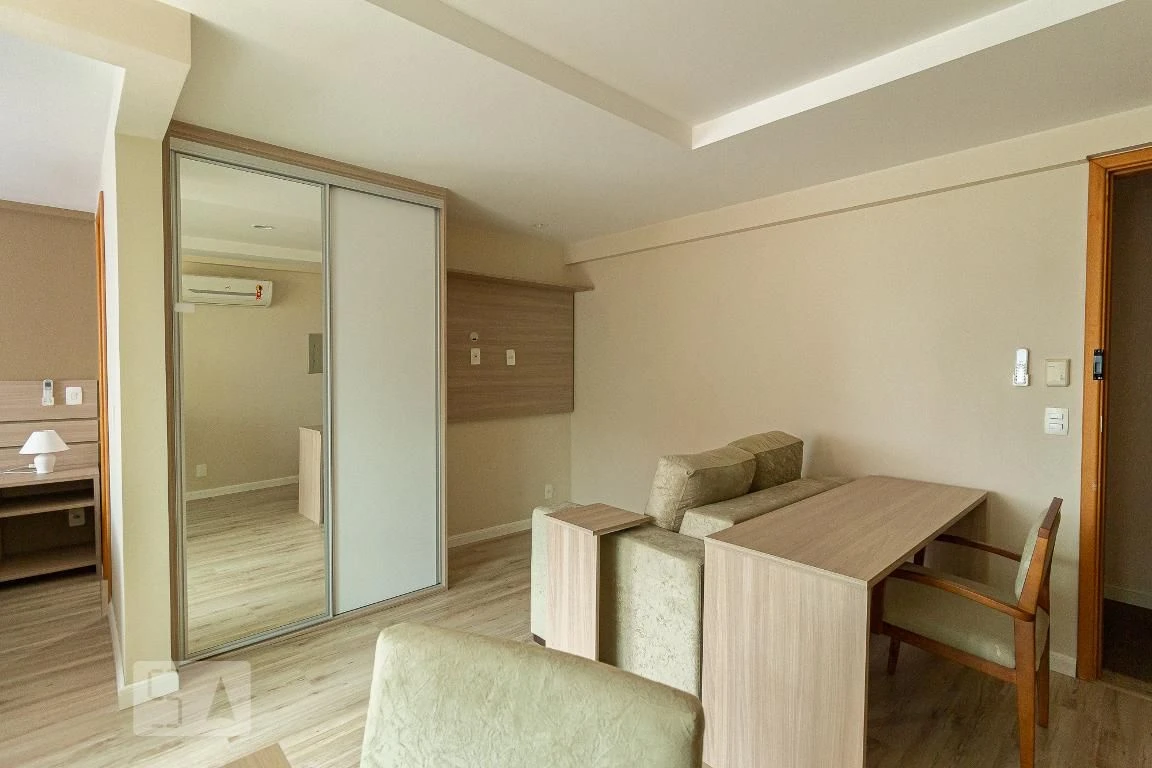 One-bedroom apartment with a home office in Rio de Janeiro — photo 22