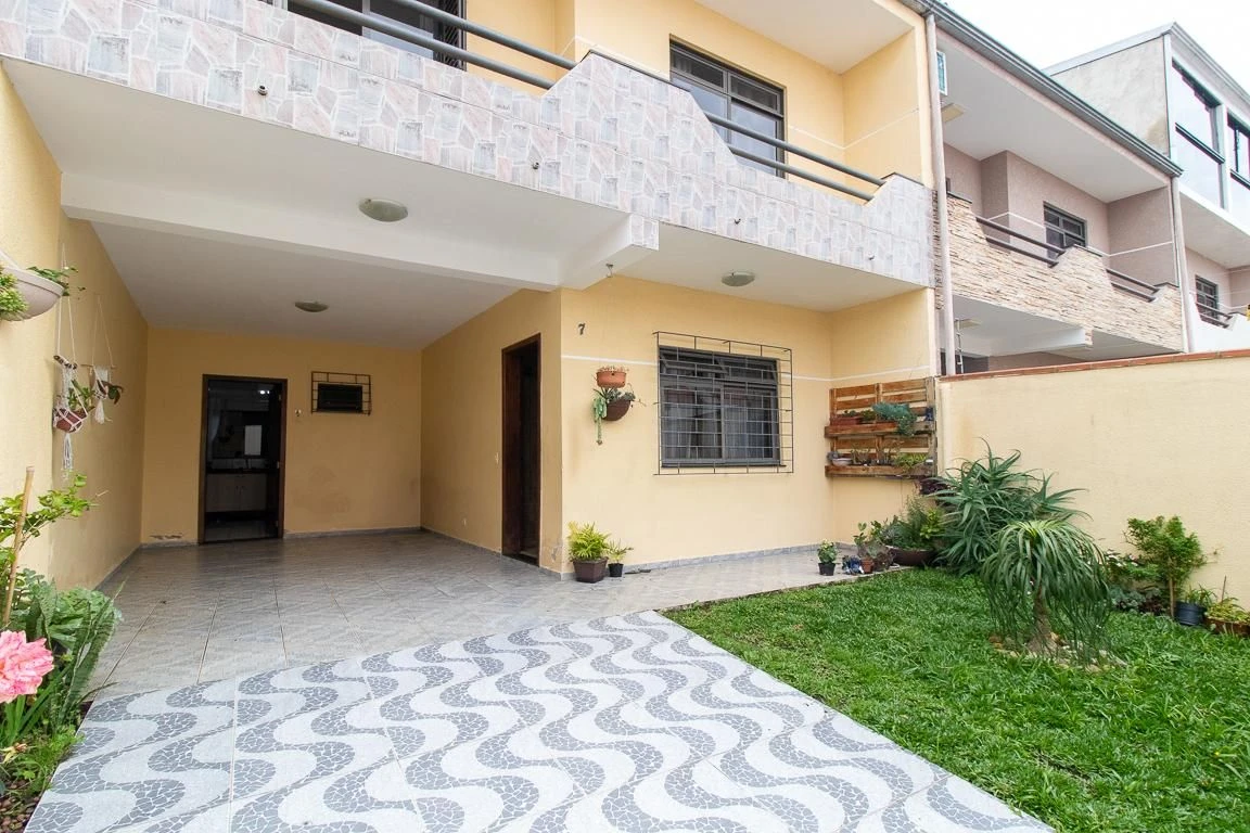 3-bedroom house with a bathtub in Curitiba — photo 47