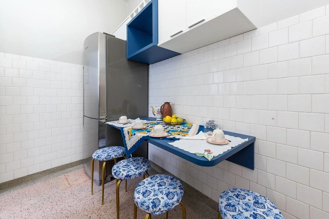 Furnished apartment, 97 m², with a bathtub — photo 2