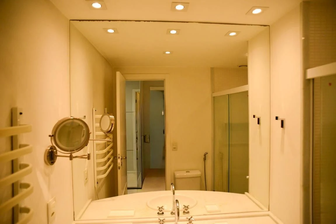 3-bedroom apartment with a glass-enclosed balcony — photo 30