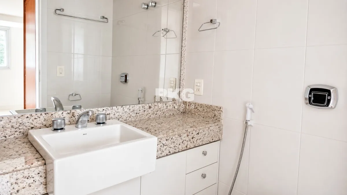 4-bedroom apartment with a closed gas kitchen — photo 15