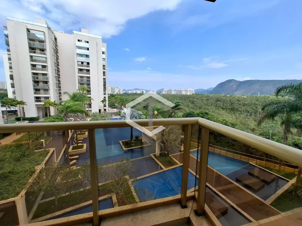 217 m² apartment with a mountain view and a private pool — photo 60