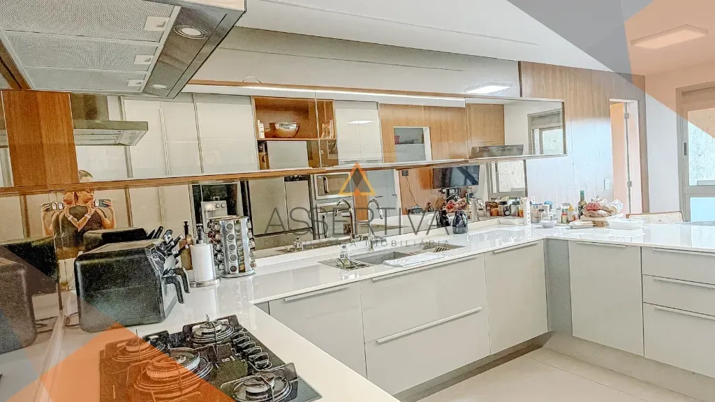 Furnished 470 m² apartment with 4 en-suites and 4 parking — photo 9