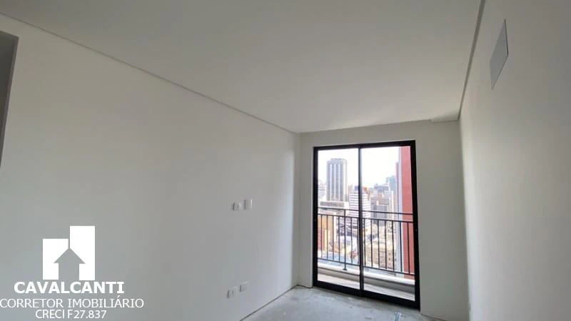 Glass-enclosed balcony in a 2-bedroom apartment, 99 m² — photo 7