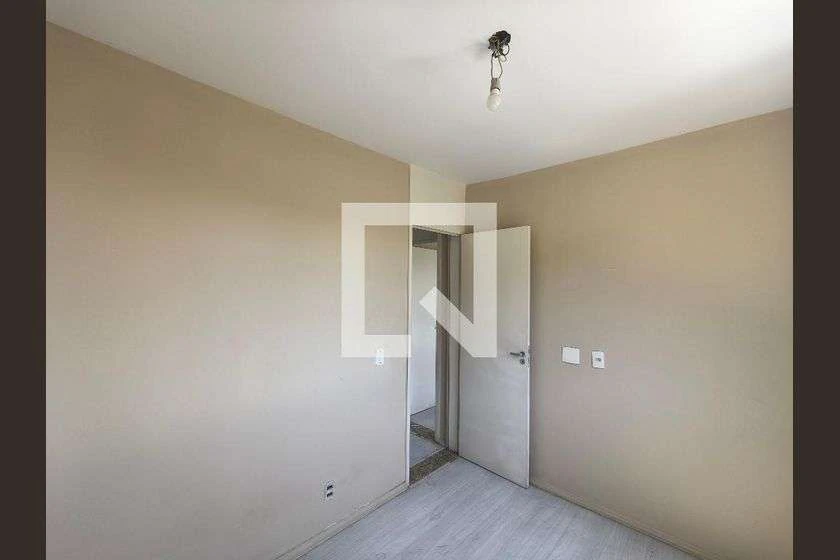 Apartamento de 2 quartos e 1 banheiro com cozinha fechada — photo 4