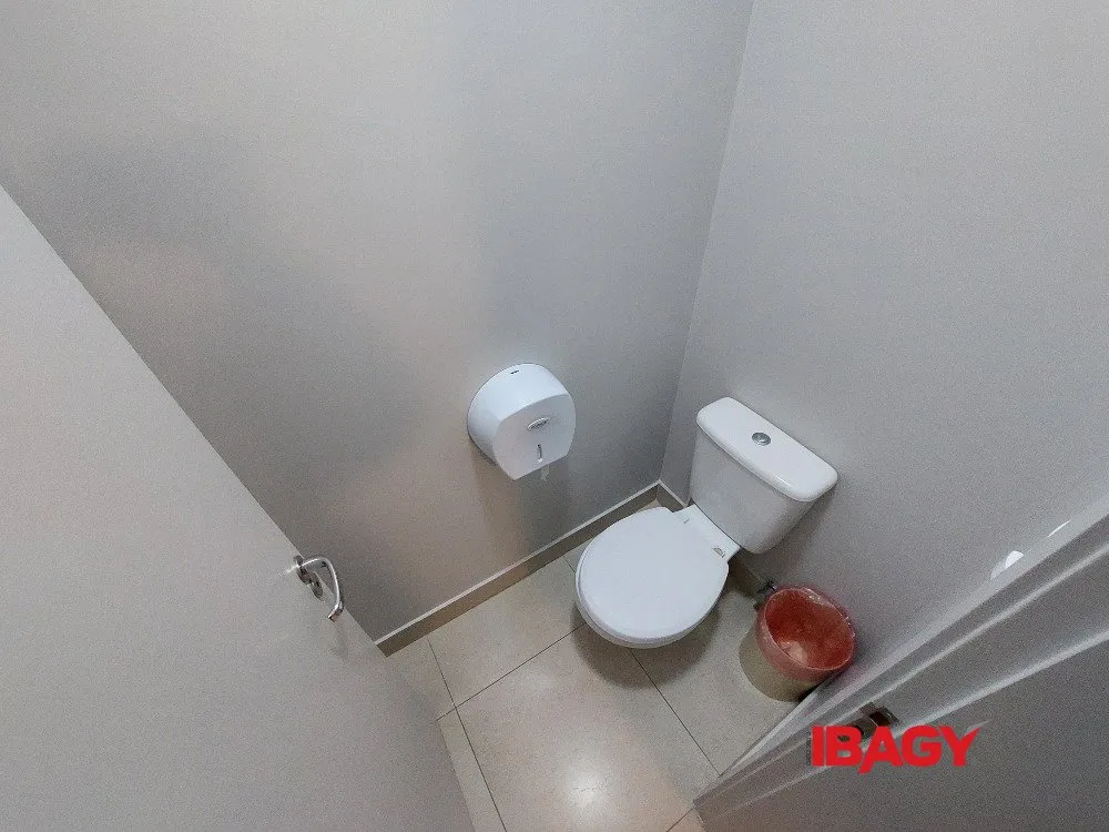 Furnished apartment with 2 bedrooms and 79 m² — photo 52