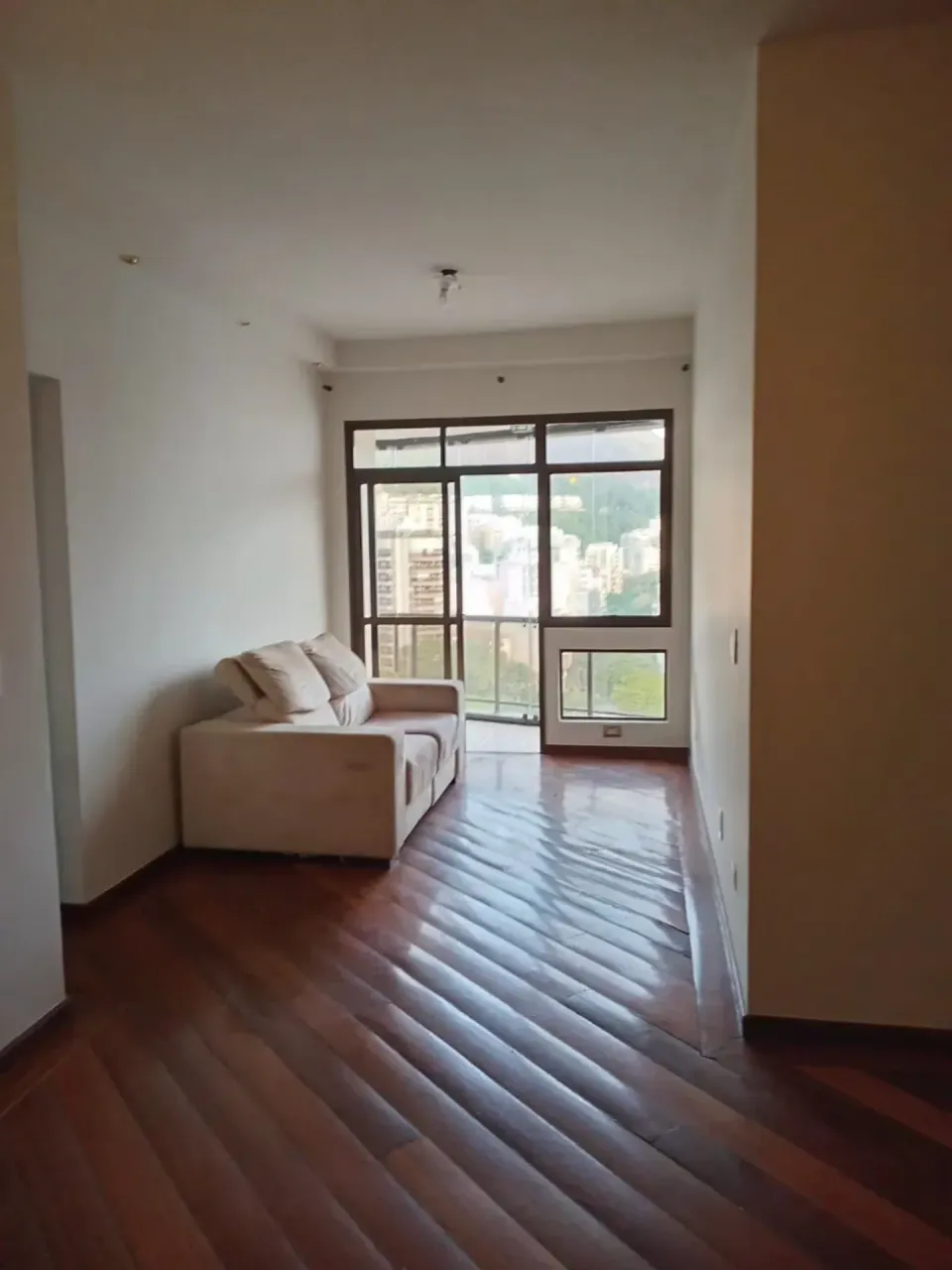 Apartamento com 2 quartos, 2 banheiros e 75 m² — photo 3