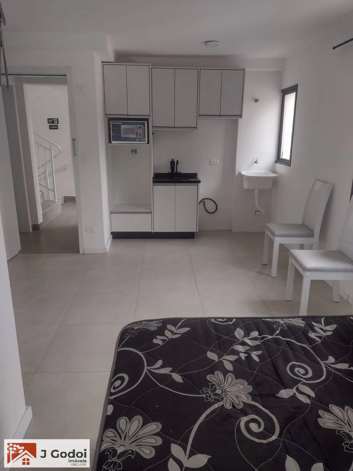 Apartamento de 1 quarto com sacada e micro-ondas