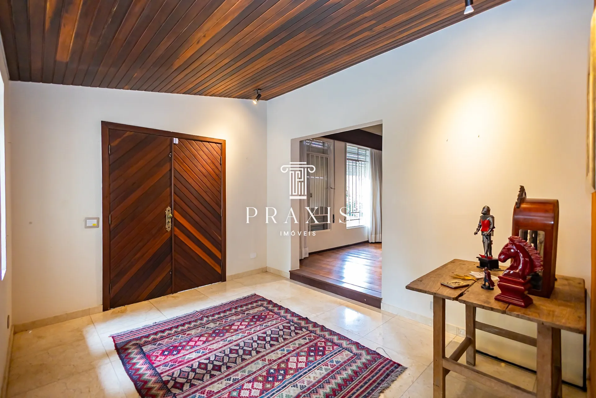 House with 4 bedrooms, 445 m² and fitted kitchen — photo 4