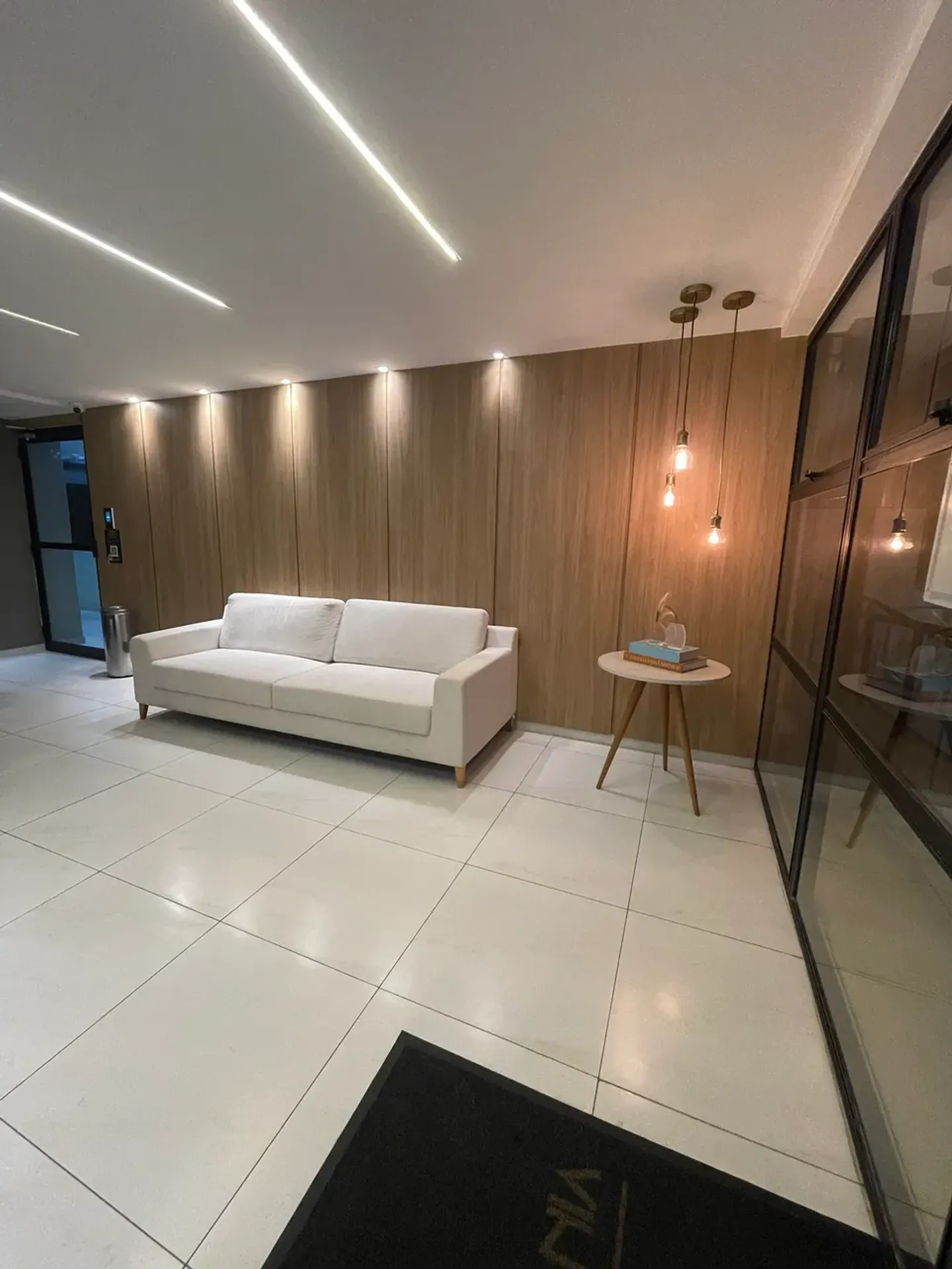 3-bedroom apartment with a grill on the balcony — photo 25