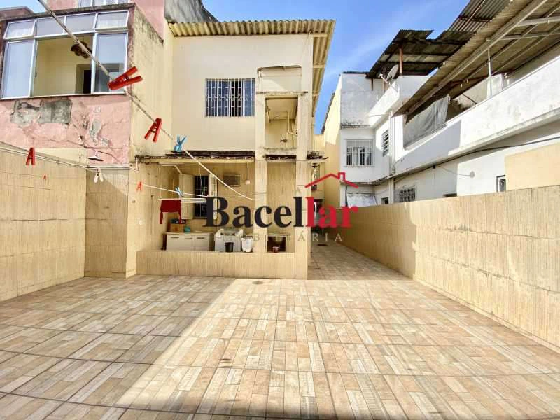 Furnished house with 4 bedrooms and a balcony — photo 23