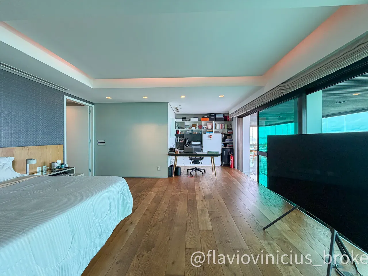 Apartamento mobiliado de 400 m² com 4 suítes e jardim — photo 9