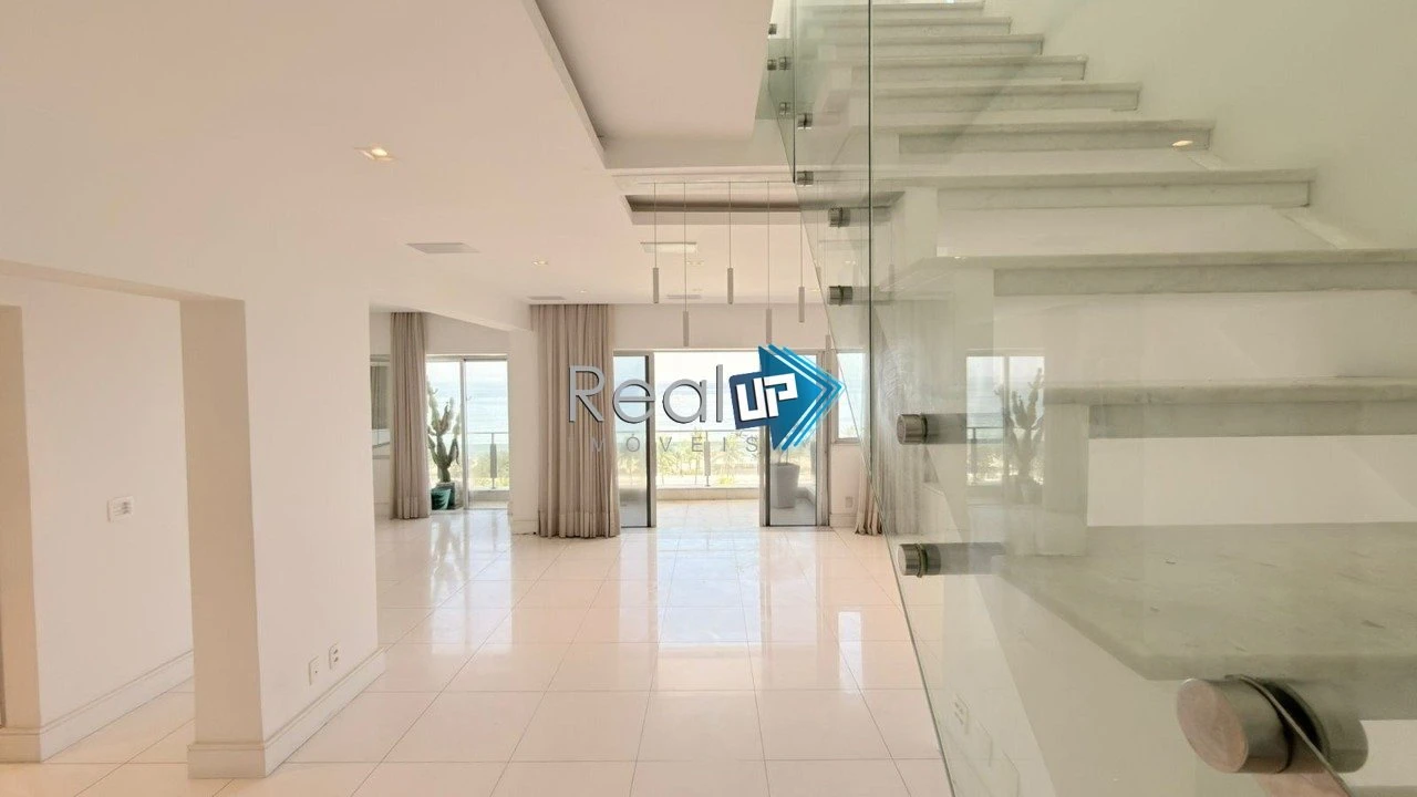 Rooftop apartment with balcony and 4 bedrooms, 5 baths — photo 11