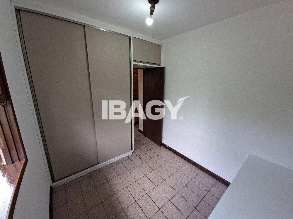 House with 3 bedrooms and a dedicated laundry area — photo 6