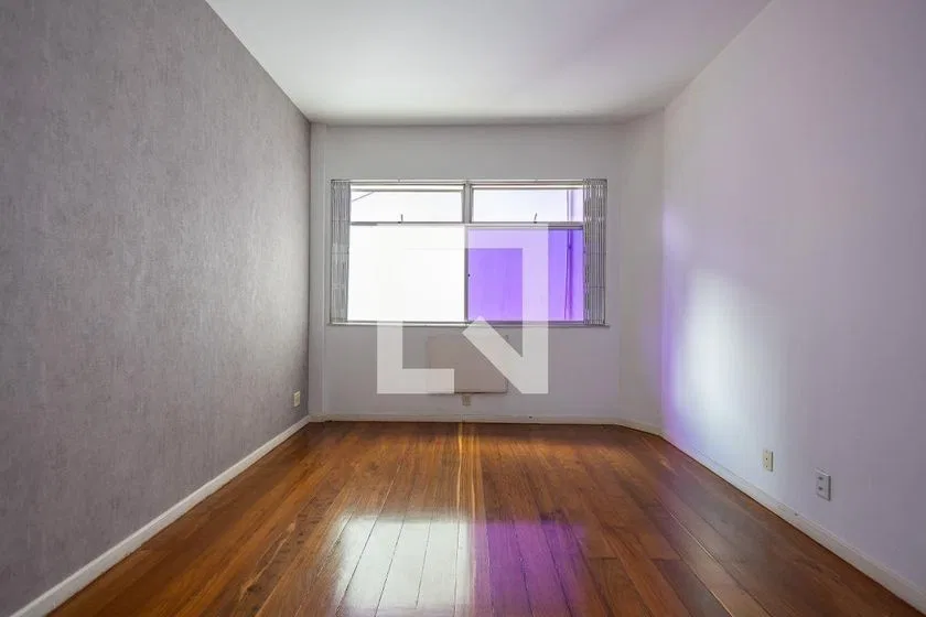 Apartment, 77 m², with wood or laminate floors — photo 11