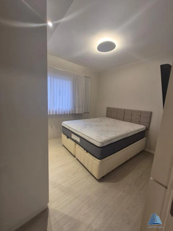One-bedroom apartment with a washing machine — photo 6