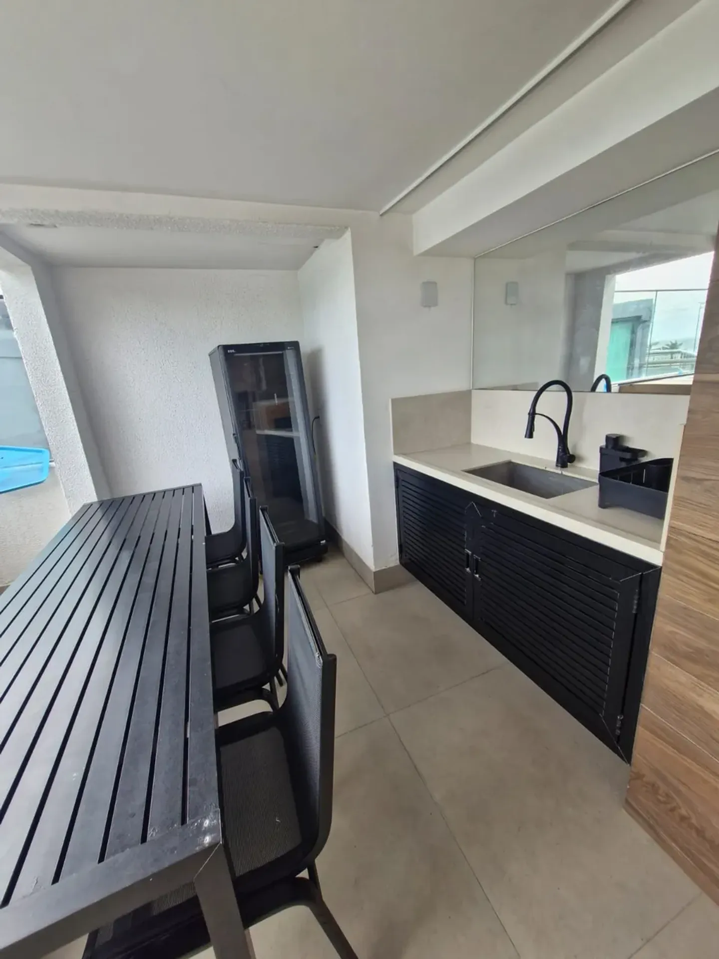 Furnished house, 280 m², with a water view — photo 2