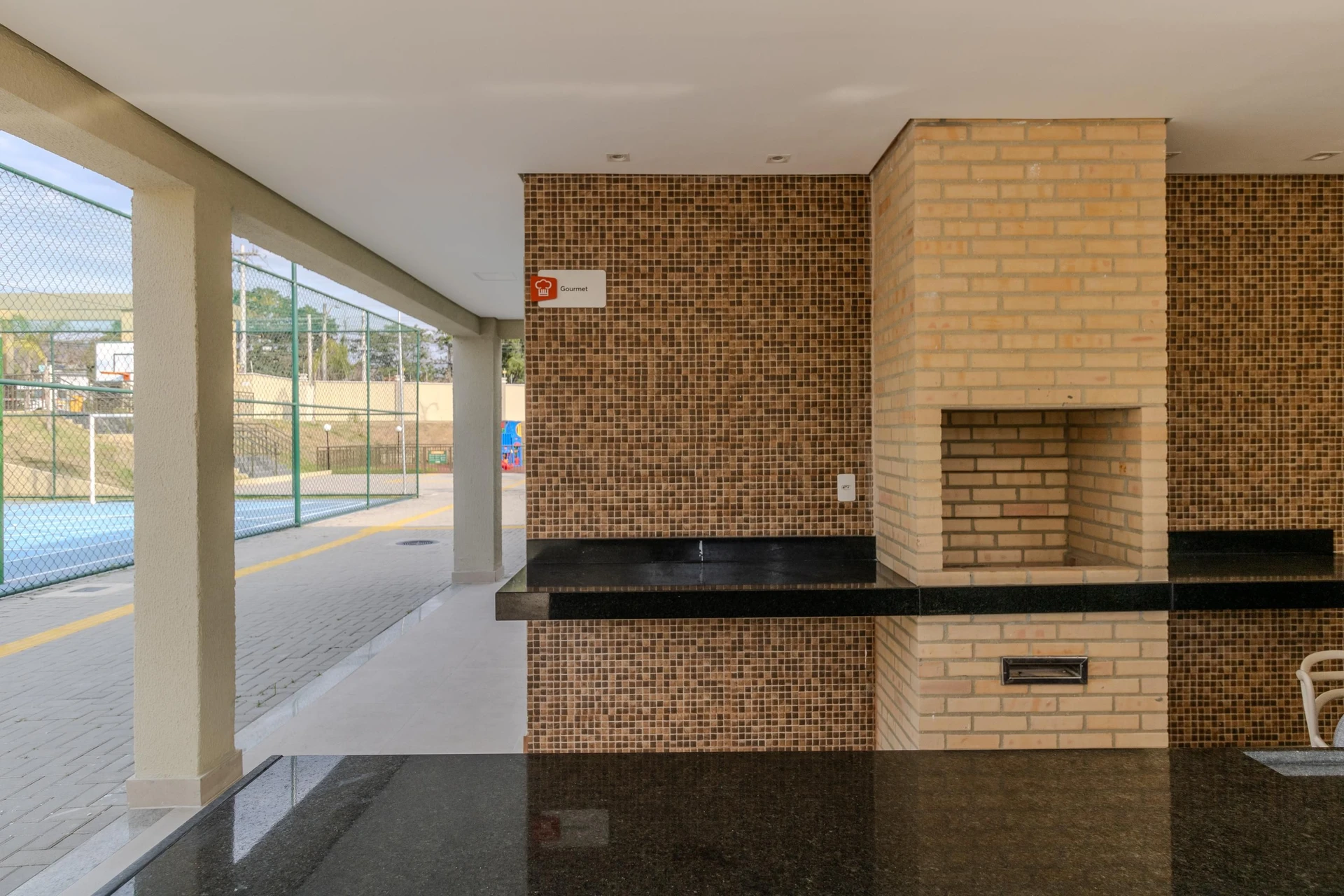 2-bedroom apartment in a building with a gym — photo 46