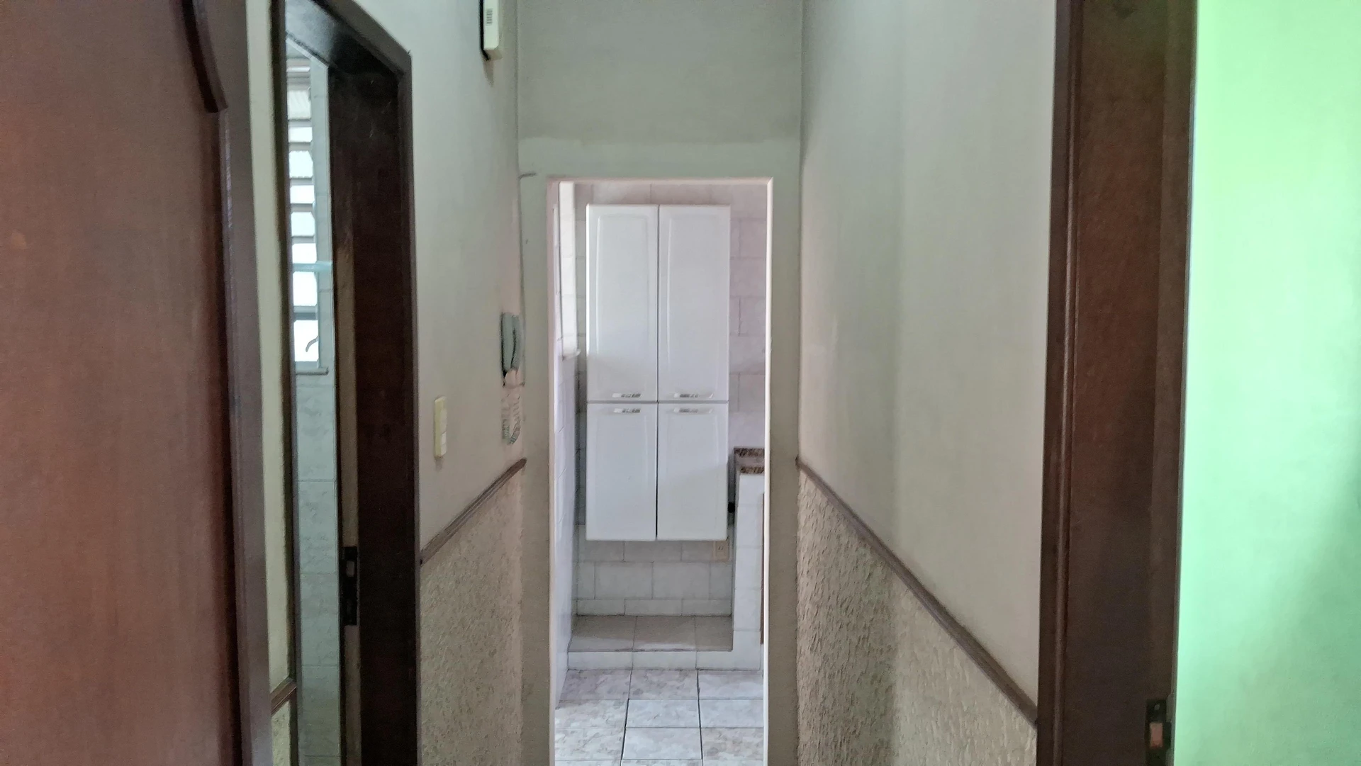 Unfurnished apartment with a closed gas kitchen — photo 15