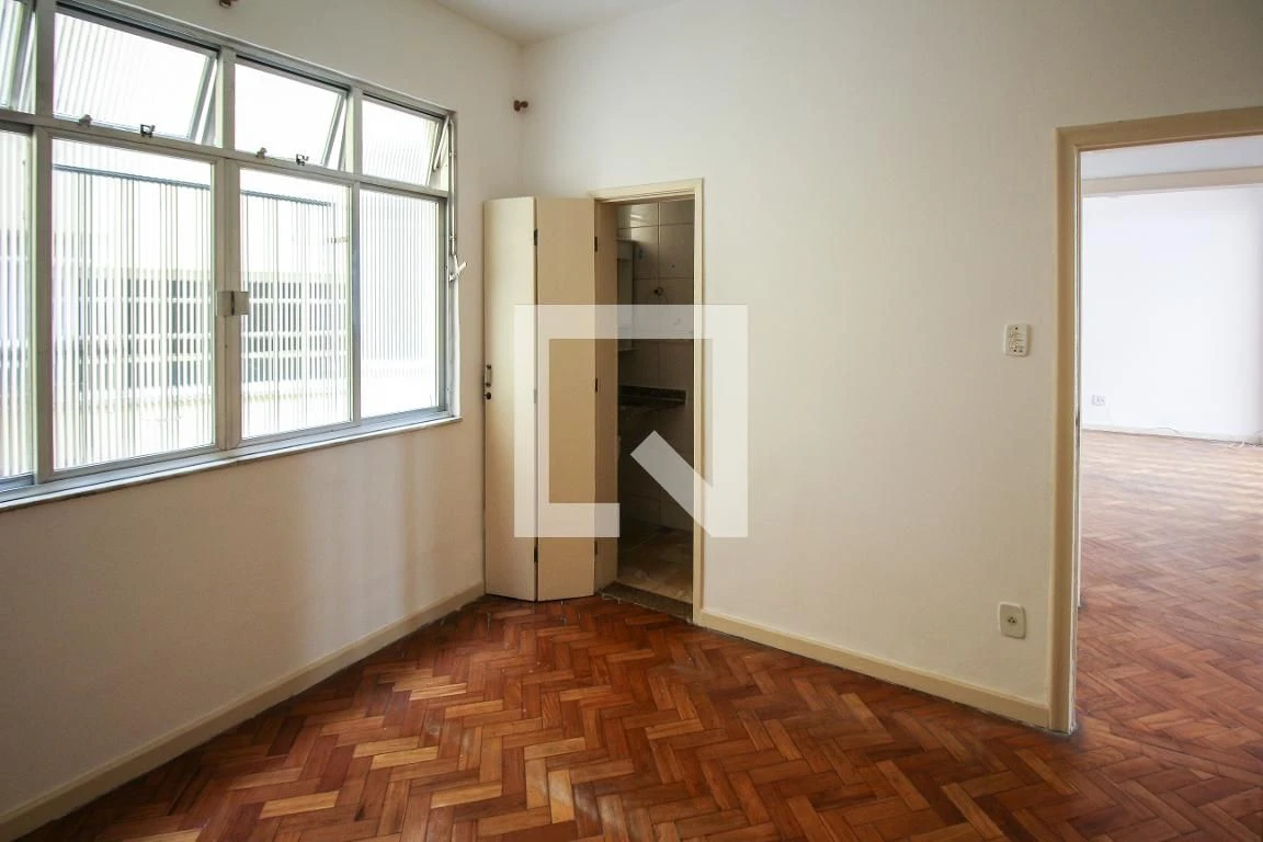 117 m² apartment with a private pool and a walk-in closet — photo 18