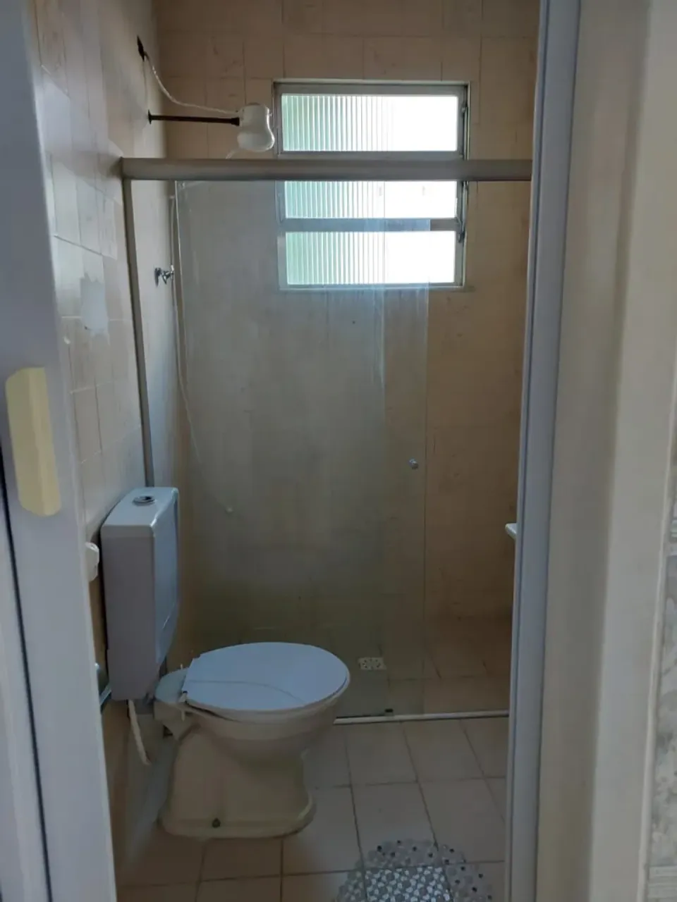 Unfurnished 1-bedroom apartment with a closed kitchen — photo 14