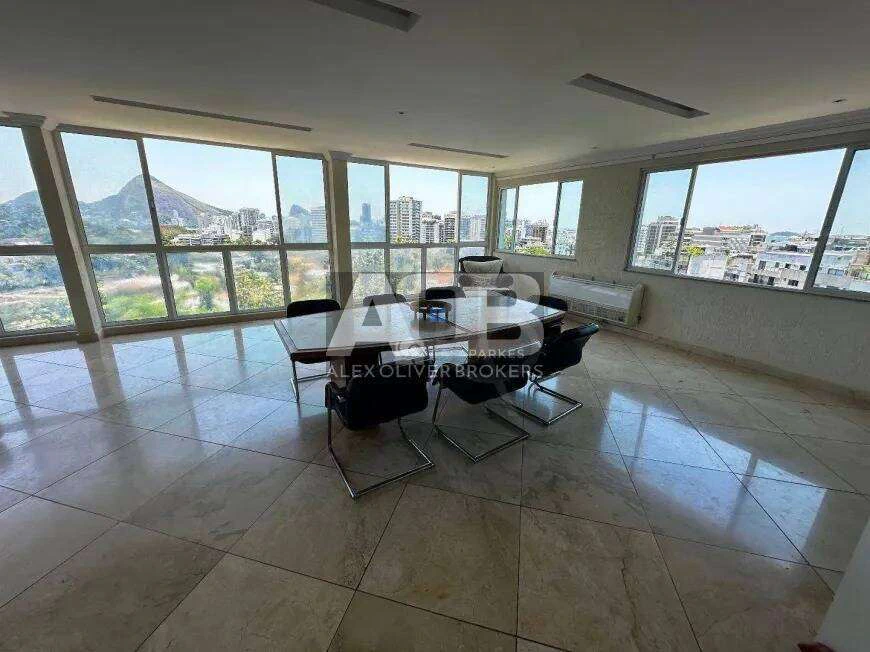 Furnished house with 5 bedrooms and 10 bathrooms — photo 3