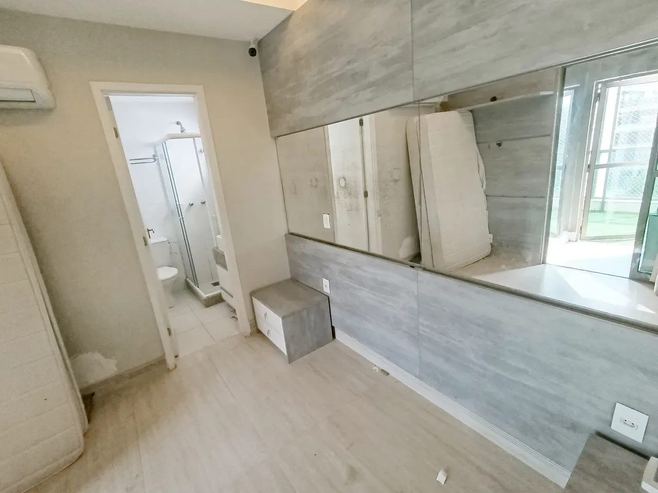 Apartamento com cozinha fechada e 4 banheiros — photo 30